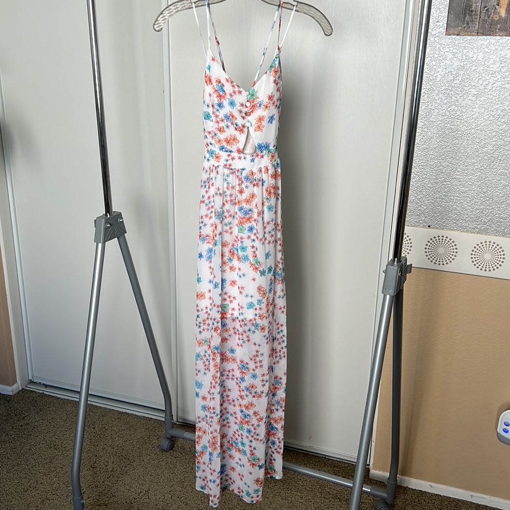 Candie’s White Floral Maxi Dress (XS)
